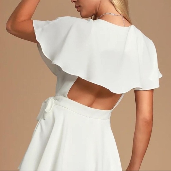 Stylish White Wrap Dress with Ruffles - Picture 3 of 3